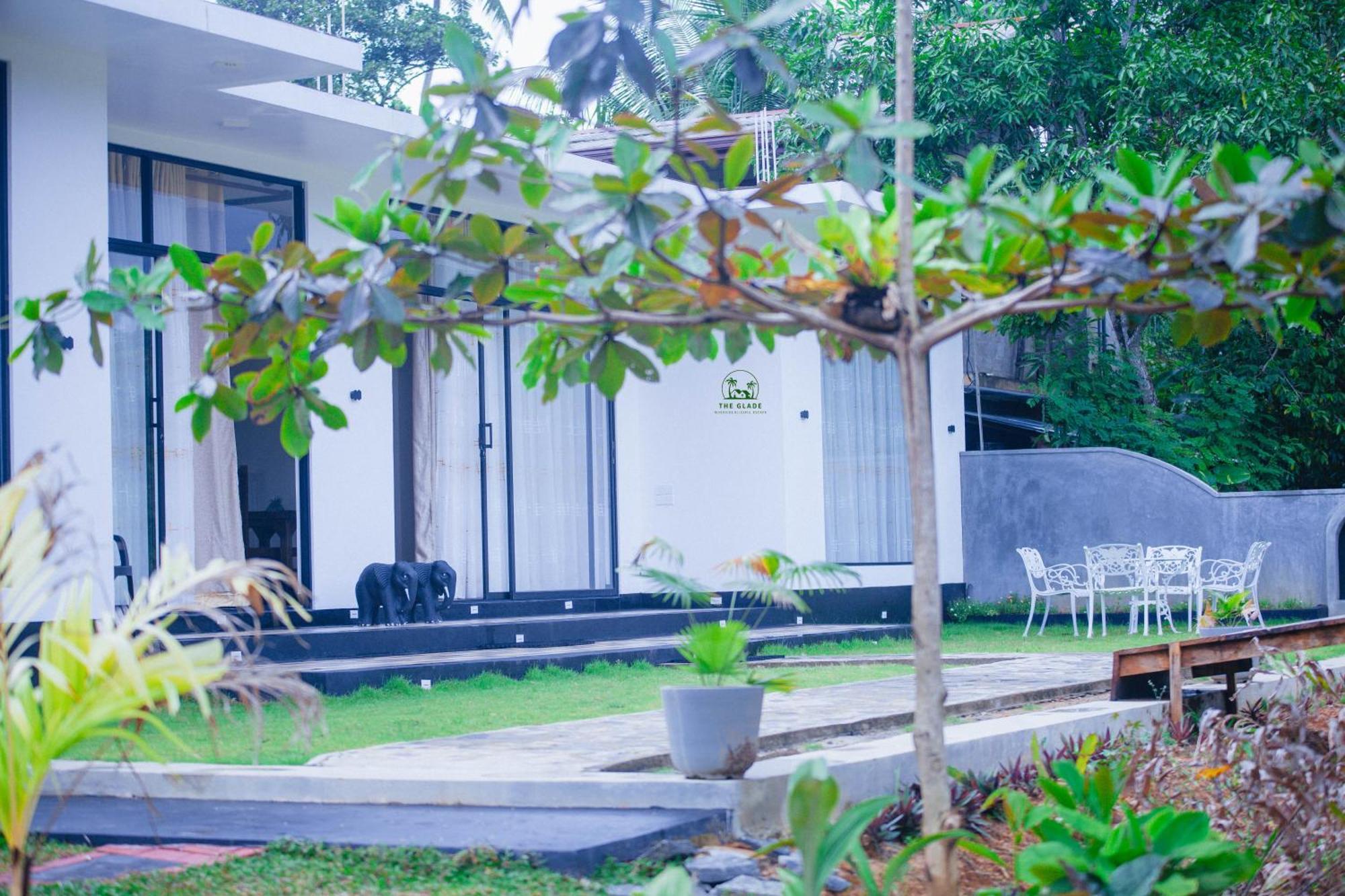 The Glade Aparthotel Weligama Exteriör bild